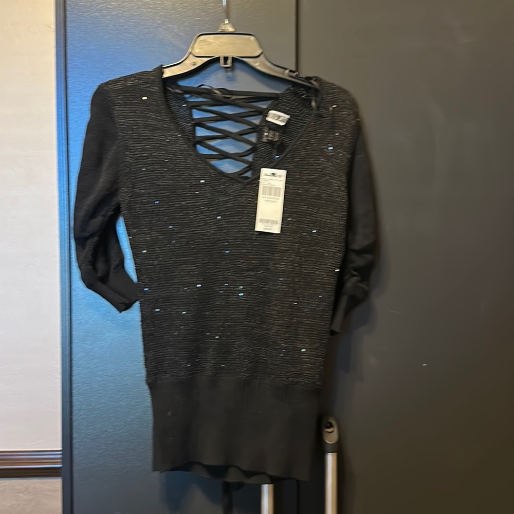 Buckle BKE black metallic thread sequined back lace-up v-neck sweater NWT